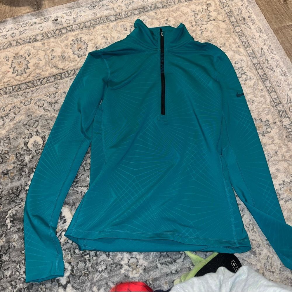 Nike hyperwarm quarter zip size small